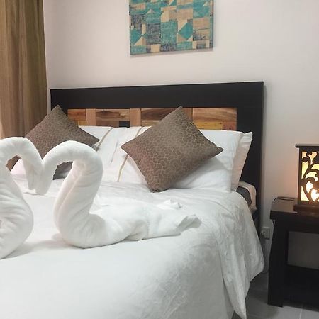 Aaa Condominium Tagaytay City Exteriör bild