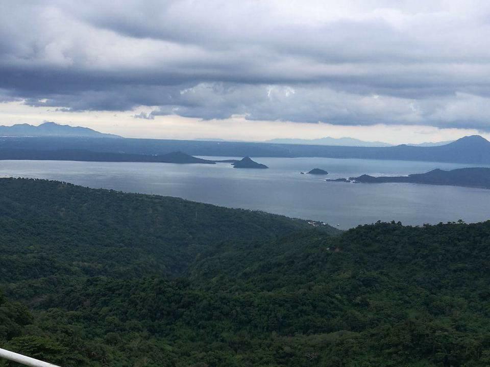 Aaa Condominium Tagaytay City Exteriör bild